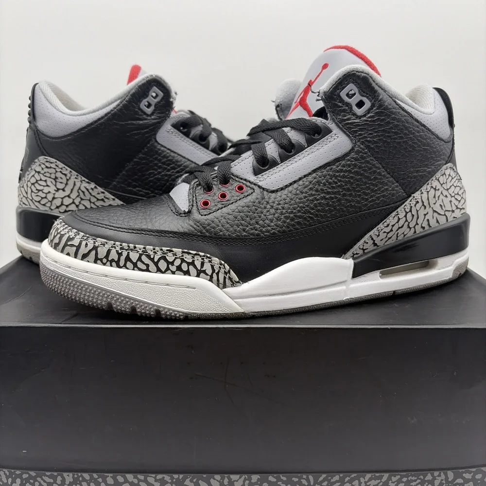 Size 9 - Jordan 3 Retro release 2011 (136064-010)